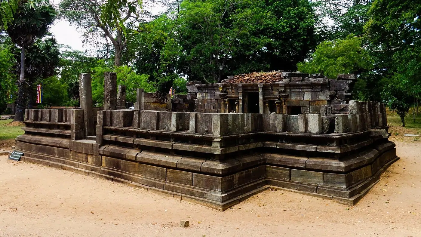Shiwa-Dewalaya-No.01-Polonnaruwa-4