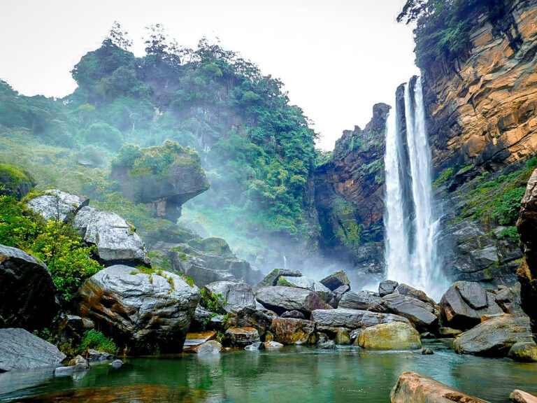 Luxapana Waterfall 768x576